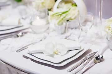 Beautidul table set for wedding reception