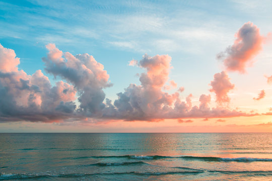 Fototapeta Sunset on the Atlantic ocean