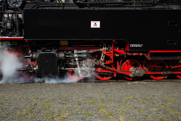 Naklejka premium Red and black steam train