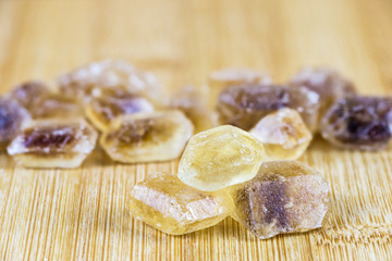 Brauner Kandiszucker