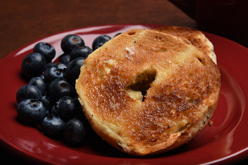 Bagle and blueberries