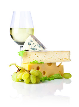cheeses with grapes and wine