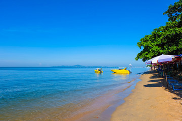 Fototapeta na wymiar Landscape Pattaya beach thailand with clear sky