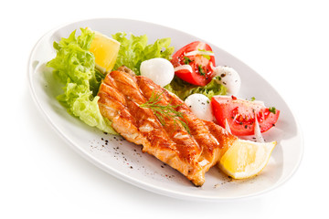 Grilled salmon and vegetables 