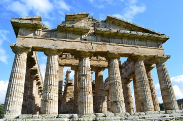 Fa&ccedil;ade du temple dorique de Pos&eacute;idon &agrave; Paestum