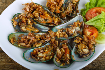 Mussels with garlic