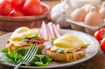 Egg Benedict with ham