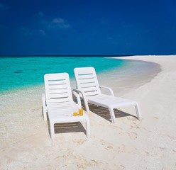 Maldives,  white sunbed!