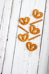 Pretzel with cinnamon and sugar