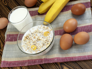 oat porridge  with banana and milk