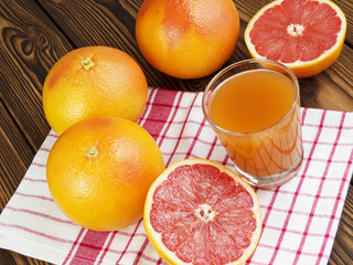 grapefruit juice in glass