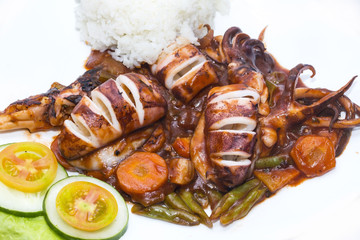 squid grilled with vegetables in tomato sauce