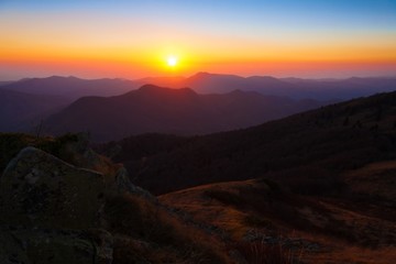 Obraz na płótnie Canvas Mountain sunset autumn
