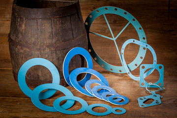 Gasket and flanges for mechanical seal