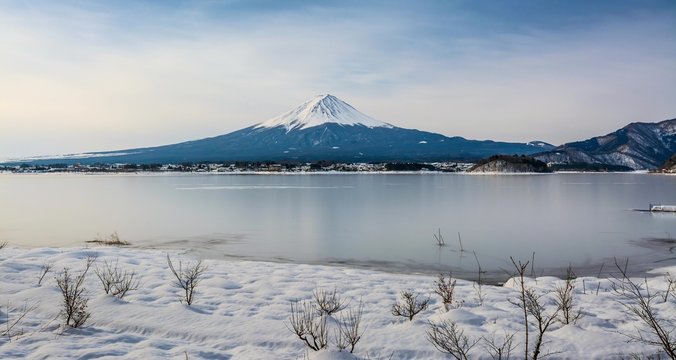 4K Timelapse Movie Winter Season of  Mt. Fuji at Kawaguchi Lake, Japan