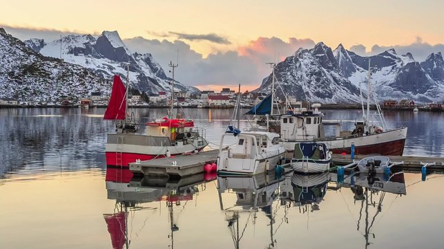 Cinemagraph loop - Reine fishing village - motion photo