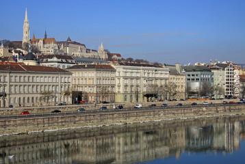 Fototapeta premium BUDAPEST, HUNGARY - FEBRUARY 22, 2012: Views of the Buda side of Budapest sunny day