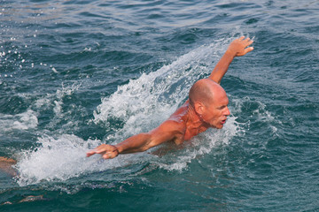 Sport, nuoto in mare