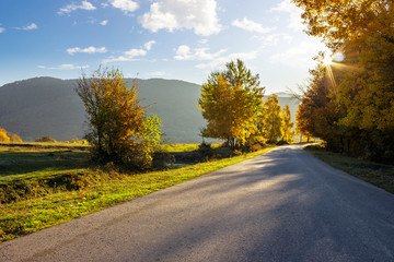 Fototapeta premium road going to mountains