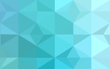 Obraz premium Green polygonal design pattern, which consist of triangles and gradient in origami style.