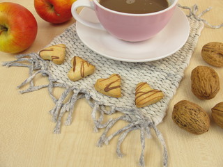 Herzplätzchen und Kaffee