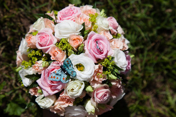 Wedding bouquet with silver ring