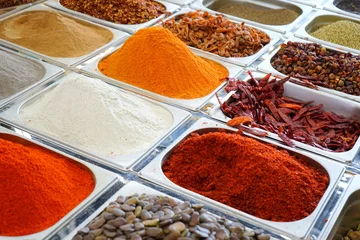 Foto auf Acrylglas スパイス 量り売り 中東 スーク 香辛料 市場 / Spice market in Middle East © maroke