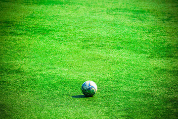 芝生の上にサッカーボール