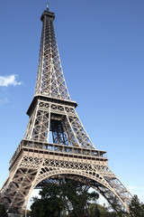 Fototapeta na wymiar Eiffel Tower Paris France clear blue sky vertical photo
