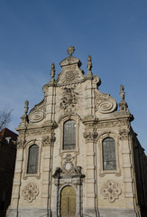 Fototapeta na wymiar Façade de la cathédrale de Cambrai
