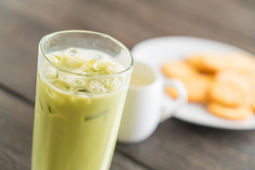 iced matcha latte