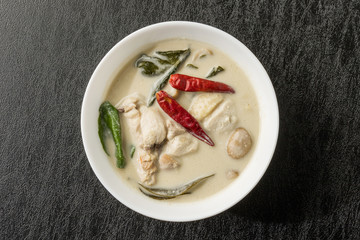 タイのココナツスープ　トムカーガイ　 Soup of Tom kha khai Thailand