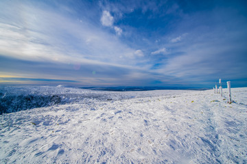 Krajobraz g&oacute;rski zimowy