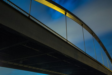 Brücke in der Nacht