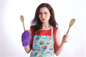 donna furibonda della vita in cucina