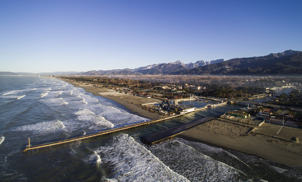 Cinquale, foce fiume Versilia e porticciolo