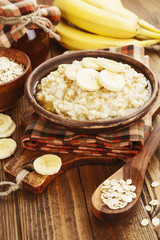 Porridge with bananas
