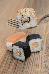 Sushi auf Gabel