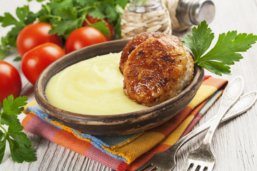 Cutlets and mashed potatoes
