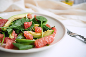 salad with avocado and grapefruit