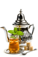 Traditional Arabic mint tea