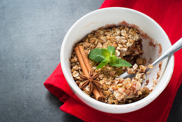 Crumble pie with apples and plum