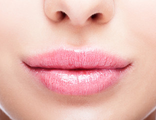 Naklejka premium Closeup shot of plump female lips