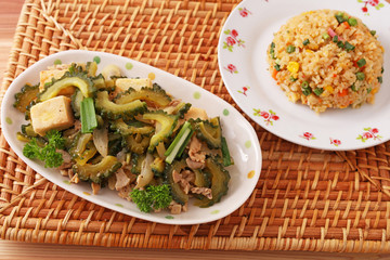 ゴーヤチャンプルーとチャーハン