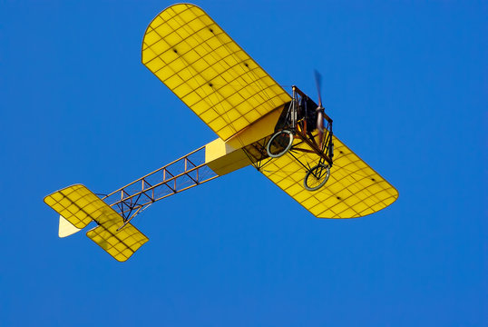 VINTAGE AIRCRAFT MODEL BLERIOT XI