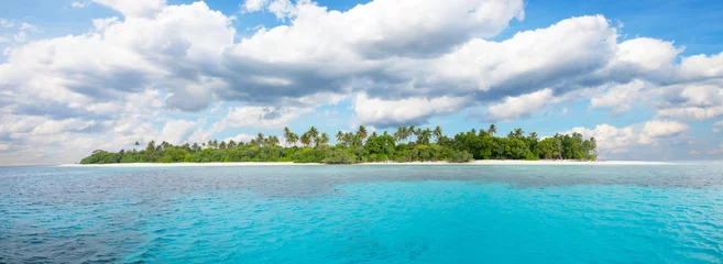 Badkamer foto achterwand Eiland Prachtig onbewoond tropisch eiland