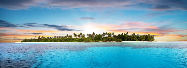 Papier Peint photo Lavable Île Belle île tropicale non réglée au coucher du soleil