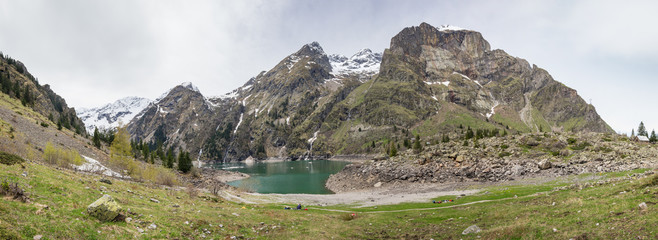 Mountain lake Le Lauvitel