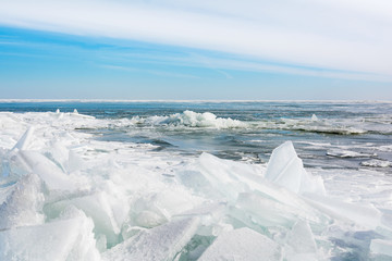 Lake Erie Ice - obrazy, fototapety, plakaty