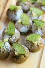 muffins cakes with kiwifruit